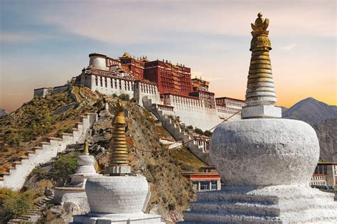 Le Palais du Potala : Un chef-d’œuvre architectural et un témoignage fascinant de l’histoire tibétaine !